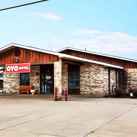 Oyo Hotel Chesaning Route 52 & Hwy 57 Esterno foto