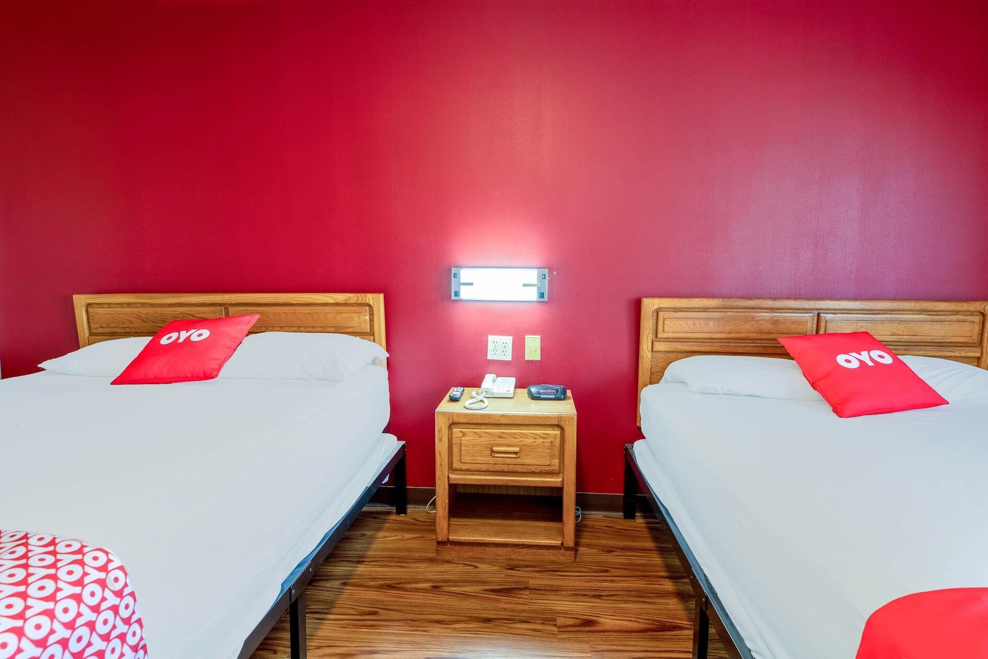 Oyo Hotel Chesaning Route 52 & Hwy 57 Esterno foto