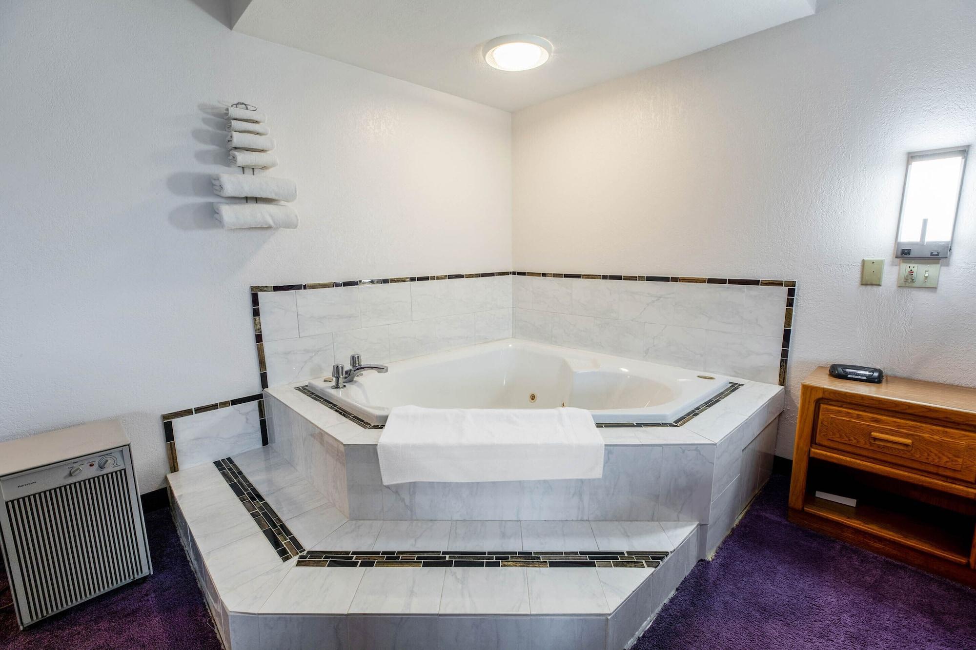 Oyo Hotel Chesaning Route 52 & Hwy 57 Esterno foto