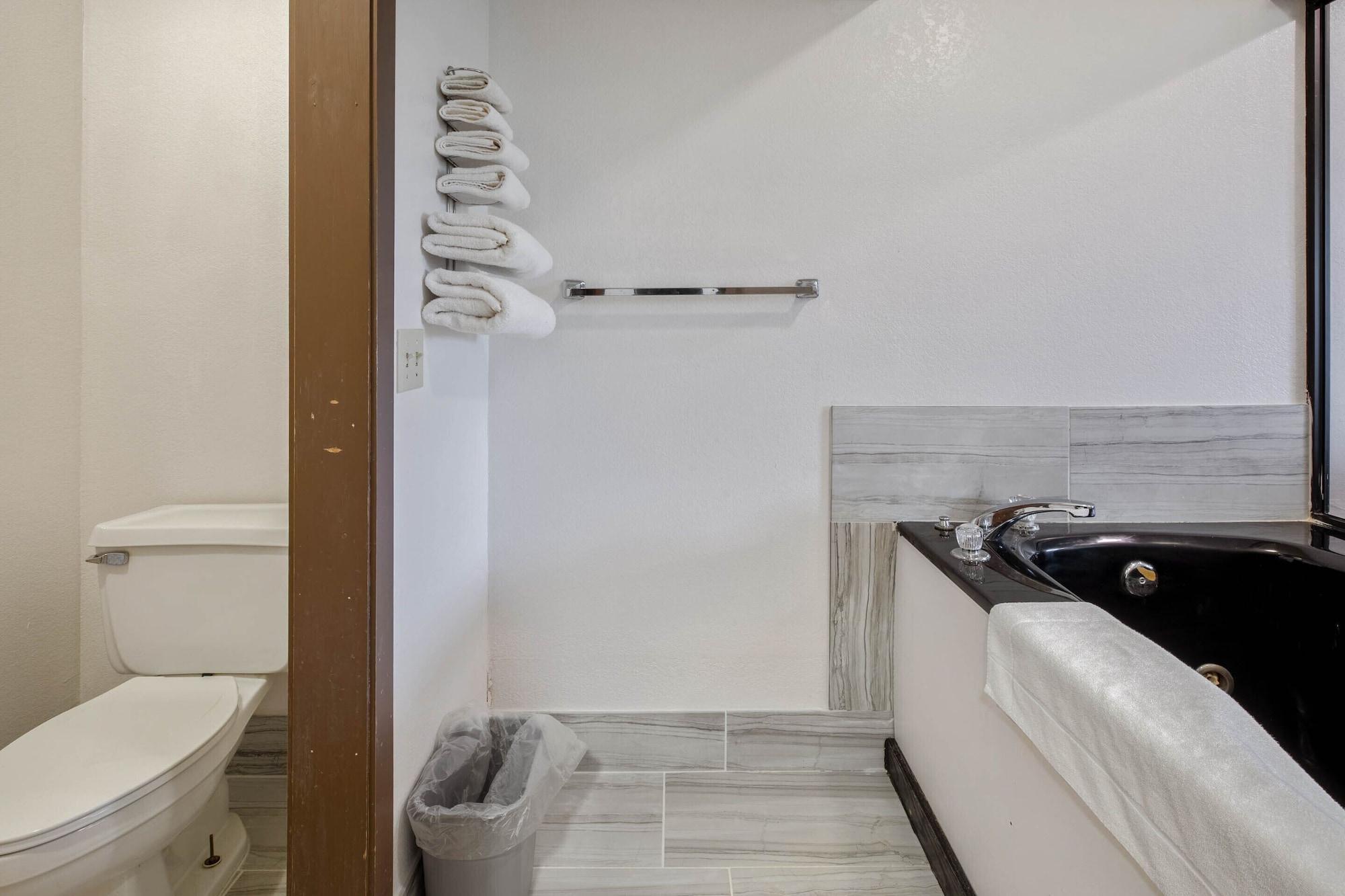 Oyo Hotel Chesaning Route 52 & Hwy 57 Esterno foto