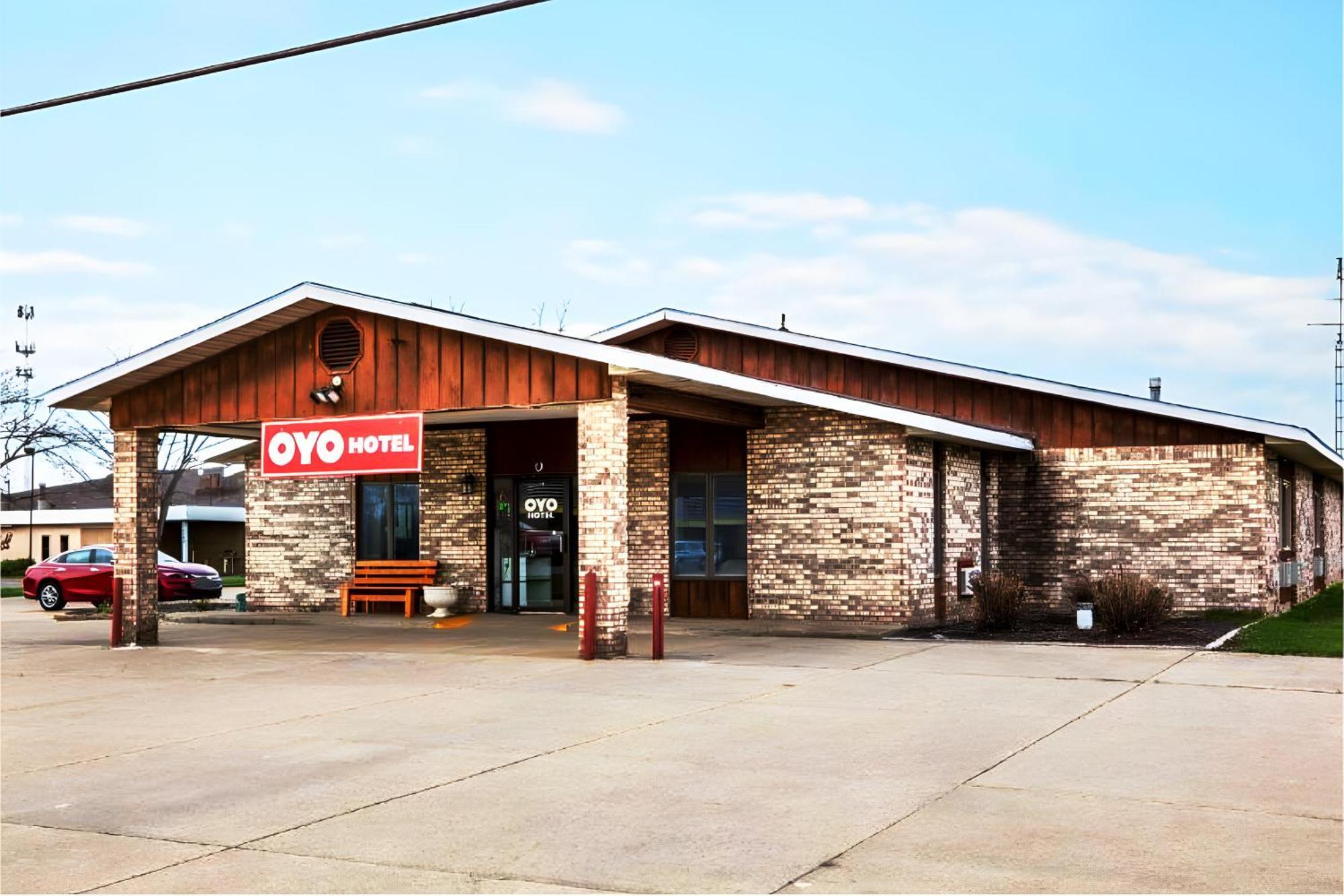 Oyo Hotel Chesaning Route 52 & Hwy 57 Esterno foto